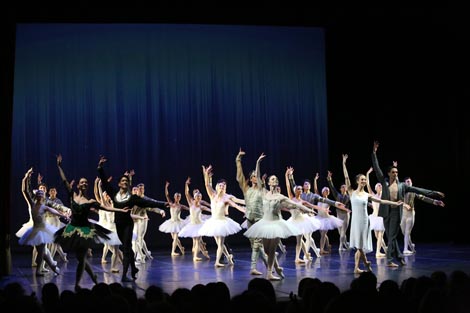 Solisti i ansambl Baleta HNK-a u Zagrebu; Finale – March in B-Flat Major, Op. 99 , kor. Massimiliano Volpini, gl. Sergej Prokofjev; Baletni gala koncert 2024., foto: Facebook HNK-a u Zagrebu