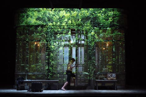 Jaunais Rīgas teātris, Riga, Latvija i Baryshnikov Productions, New York, SAD: Brodski / Barišnjikov, red. Alvis Hermanis, foto: Adi Bulboaca