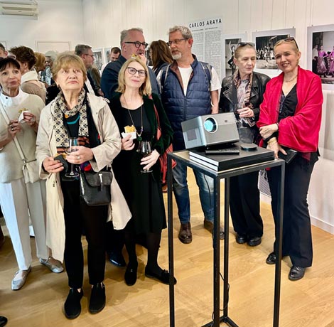 Mirjana Stipić, Radmila Ortinsky, Koni Rimanić, Mladen Mordej Vučković, Filip Filipović, Elizabeta Kumer, Andreja Kovačić na otvaranju izložbe Carlos Araya, 40 godina doprinosa umjetnosti i baletu u Hrvatskoj