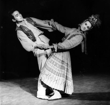 Stane Lenben (Mirko) i Đurđica Ludvig (Jela) – Fran Lhotka, Đavo u selu, kor. Pia i Pino Mlakar, Hrvatsko narodno kazalište u Zagrebu, 1957.(?)