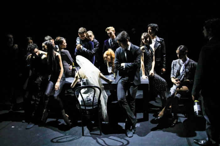 Ansambl predstave <em>Gospođa Bovary</em>, kor. i red. Valentina Turcu, HNK u Zagrebu, 2022.