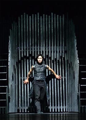 Hrvatsko narodno kazalište u Zagrebu: William Shakespeare / Leo Mujić, Hamlet, kor. i red. Leo Mujić, foto: © Novkovic