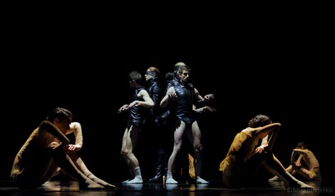 28. Muzički biennale Zagreb i Hrvatsko narodno kazalište u Zagrebu, Kraljevi bogova (Tomislav Oliver, Kompleksna poezija; Ivana Kiš, Mehanizam sebičnoga gena) kor. Pascal Touzeau, foto: © Mirko Cvjetko
