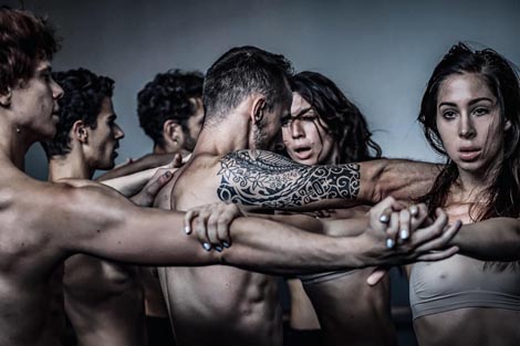 Hrvatsko narodno kazalište Ivana pl. Zajca, Rijeka: Plamteća voda, kor. Andonis Foniadakis, foto: Fanni Tutek Hajnal