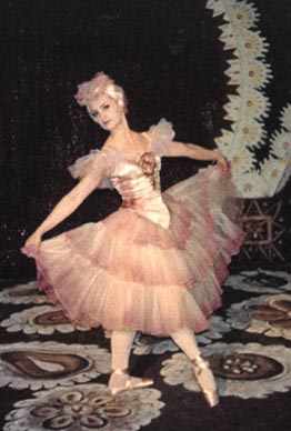 Viktorija Slamnik u Valceru cvijeca; Petar Iljič Čajkovski, Orašar, kor. Waczlaw Orlykowski