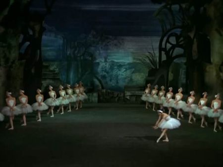 Labuđe jezero Petra Iljiča Čajkovskog u koreografiji Rudolfa Nurejeva i izvedbi Baleta Bečke državne opere iz 1966., s Rudolfom Nurejevom i Margot Fonteyn u glavnim ulogama