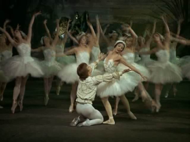 Labuđe jezero Petra Iljiča Čajkovskog u koreografiji Rudolfa Nurejeva i izvedbi Baleta Bečke državne opere iz 1966., s Rudolfom Nurejevom i Margot Fonteyn u glavnim ulogama